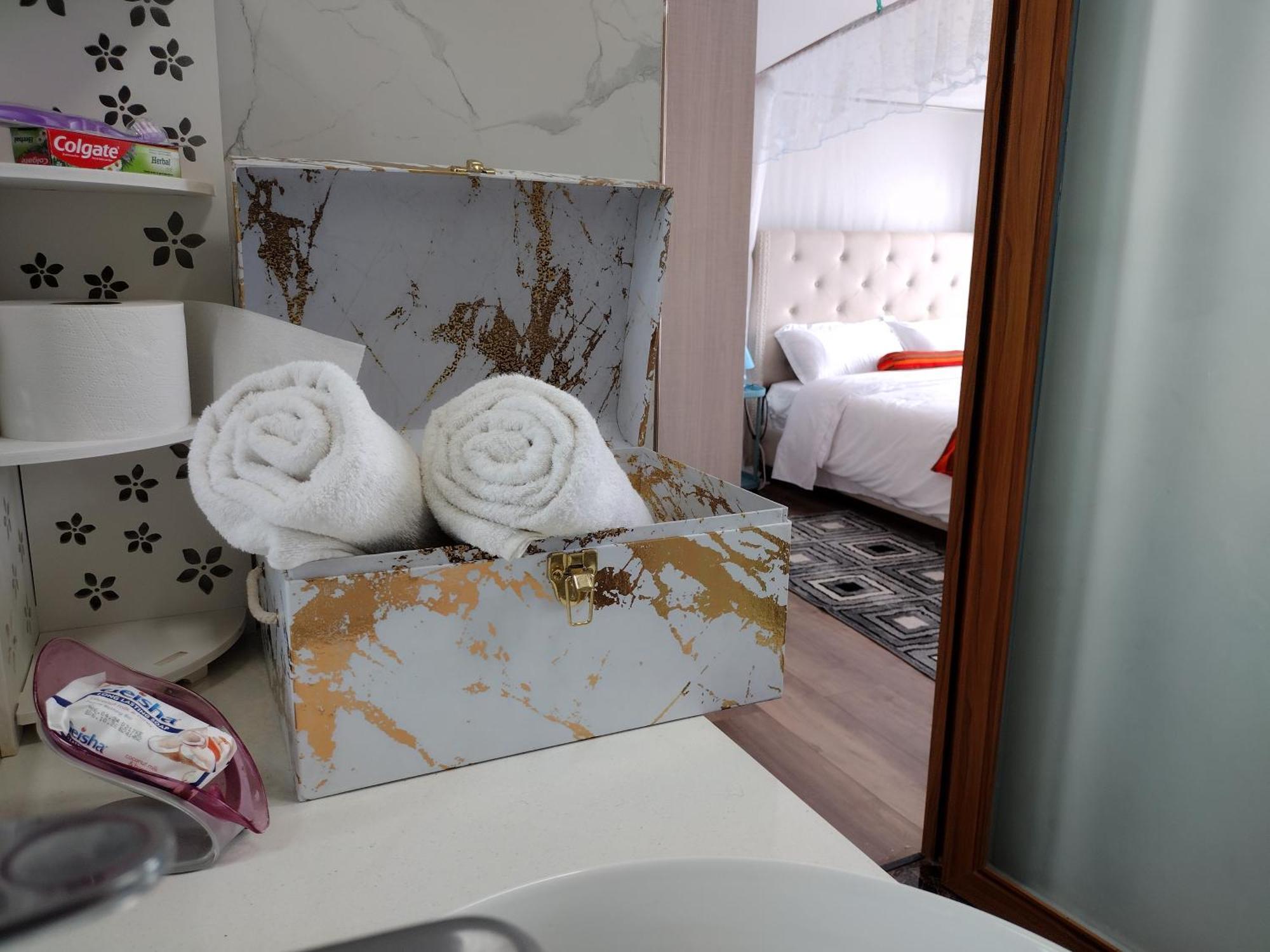 Lenayan Park View Bed & Breakfast Mlolongo Dış mekan fotoğraf