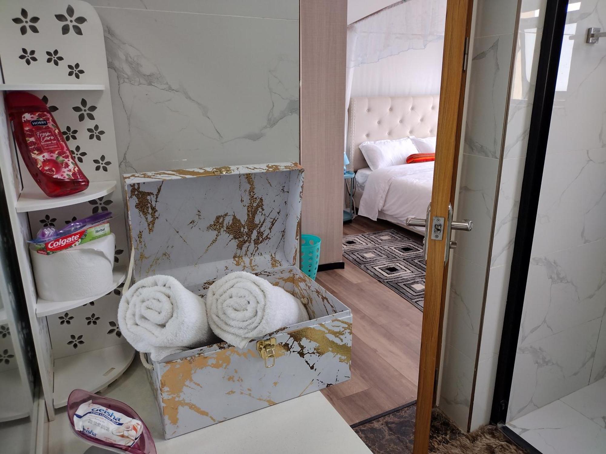 Lenayan Park View Bed & Breakfast Mlolongo Dış mekan fotoğraf